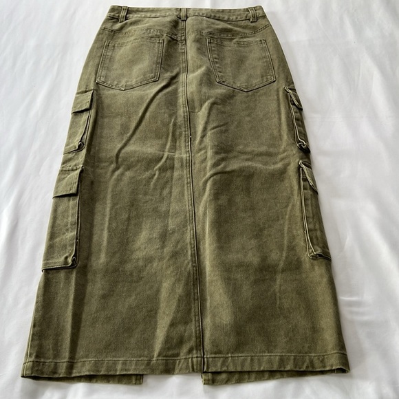 NWT Pretty Garbage Army Green Denim Cargo Skirt - Picture 2 of 4